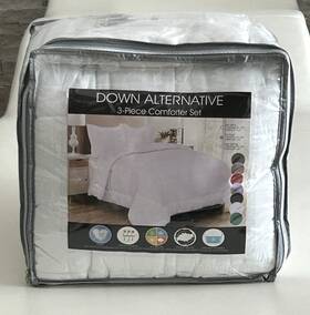 157895 Bedding Outlet Down Alternative 3 Piece Comforter Set Full/queen White 157895 Bedding Outlet Down Alternative 3 Piece Comforter Set Full/queen White