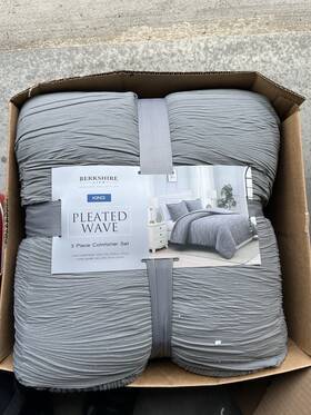 Berkshire 791551934837 Life Pleated Wave 3-piece Comforter Set Size Queen Color Gray
