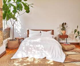 Buffy 860201002452 Breeze Comforter - Soft 100% Eucalyptus Lyocell Cooling White Lightwe