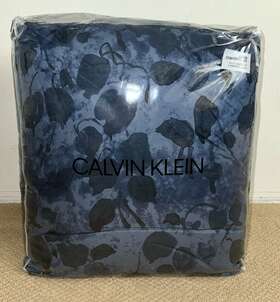 Calvin Klein 709271529714 Rare Shadow Bloom Indigo Blue Queen Comforter Shams 3pc Set