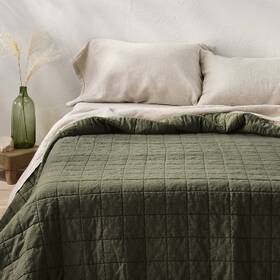 91240641 Casaluna King Heavyweight Linen Blend Quilt Bedding Set Olive Green -