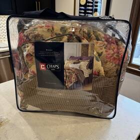 Chaps 080995439443 Vintage Home Rosemont King Set Reversible Comforter Bedskirt Shams New