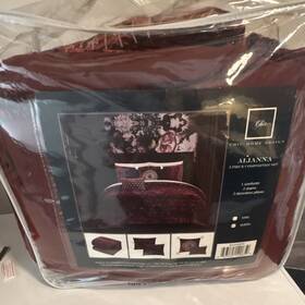 Bcs20659 Chic Home Design Alianna Queen 5 Piece Comforter Set Burgundy Bedroom