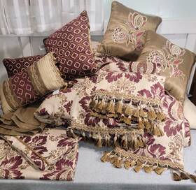 28384 Croscill Esmeralda Bordeaux King Bet Set 11 Piece Comforter 2 Shams 5 Throws
