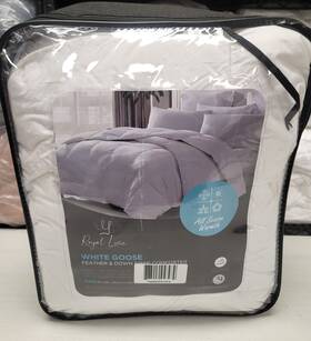Down 788904047979 Royal Luxe White Goose Feather And 240-thread Count King Comforter