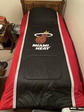 Fabrique Par 191908456607 Miami Heat Twin Comforter