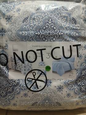 2000008632 Fairfield Square Collection Blue Willoughby Reversible 3 Pc. Full / Queen Comforter Set