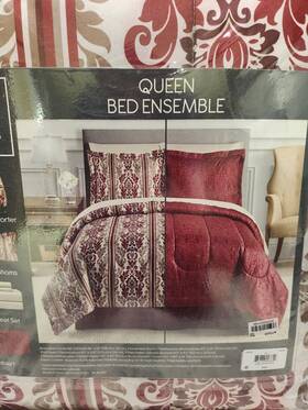 2000009218 Fairfield Square Collection Red Reversible 8-piece Comforter Set Queen