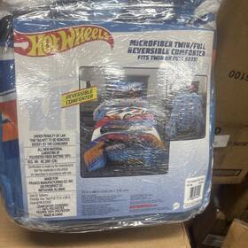 Franco Co Inc . 073558791041 Vibrant Hot Wheels Reversible Comforter For Kids - 86 Inch X 72 Twin/full Size New
