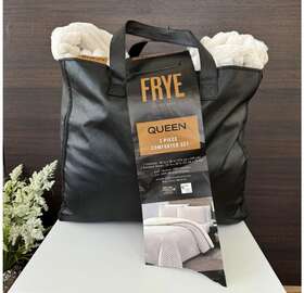 Frye 783048204912 New - Faux Fur 3 Piece Comforter Set Queen Ivory From Costco