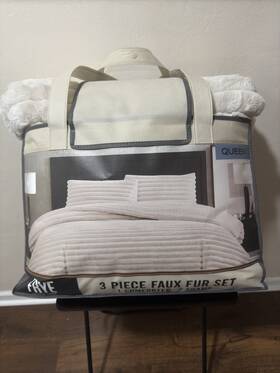 Frye 783048227126 2 Inch Solid Channel Luxury Faux Fur Comforter 3 Piece Queen Set Reversible