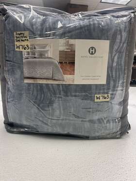 100124318fq Hotel Collection Wavelet Full/queen Comforter Solid Medium Blue Display With Defect