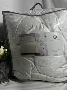 Hotel Collection 732998330387 Artisan Full / Queen Comforter Off White