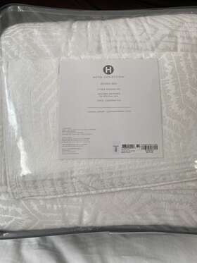 Hotel Collection 766390842926 Etched Geo King Comforter White