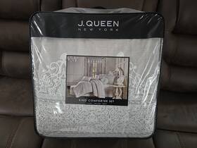 J Queen New York 193842103401 Lauralynn 4-pc. Comforter Set King
