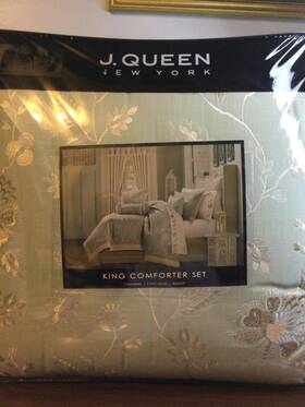 J Queen New York 193842108703 J. Garden View 4 Piece King Set - Comforter 2 Shams Bedskirt