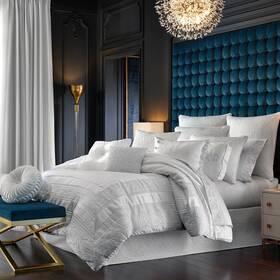J. Queen New York 193842123638 Five Queens Court Becco Comforter Set