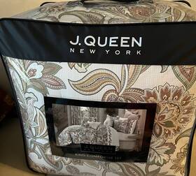 J Queen New York 193842146712 J. King Comforter Set Bundle Captiva