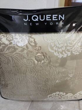 2141030qcs J. Queen New York Comforter Set Gold Ivory Floral With 2 Decorative Pillow