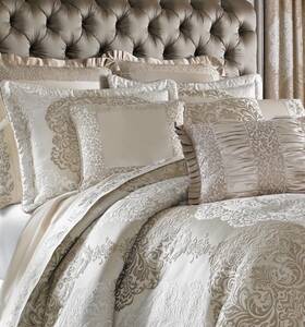 J. Queen New York 846339072024 La Scala Comforter Set Tone Of Gold Sz King