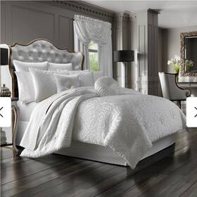 J. Queen New York 846339080418 Astoria White Comforter Set