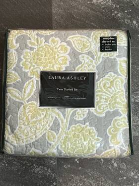 Laura Ashley 883893352483 Joy Twin Daybed Quilt Shams Bedskirt 5-piece Set Yellow New