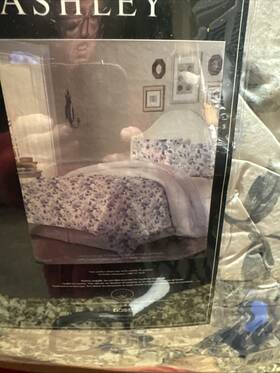 Laura Ashley 883893704695 Queen Comforter Set Reversible Cotton Bedding With Matching Sham S Chloe