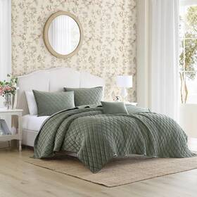 Laura Ashley 883893836761 - Queen Quilt Set Solid Velvet Reversible Bedding