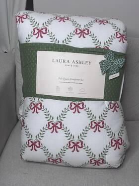 Laura Ashley 883893943476 Bow Trellis White Red Green Christmas Full/queen Comforter Set