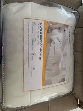 718-0392-0018 Liz Claiborne King Comforter Down Alternative Hypoallergenic White 100% Cotton