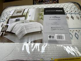 Madison Park 022164300345 5 Piece Printed Seersucker Comforter Set With Throw Pillows Queen King Size