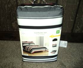 263422 Mainstays Comforter Set With Sheets Queen 7 Pieces Red Black White Stripes New