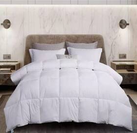 10012459fl Martha Stewart Essentials White Reversible Down Alternative Full/queen Comforter