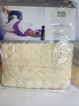 Martha Stewart Living 044891040905 Vintage Chenille Dot Queen Comforter 3 Pc Set 1999 Color Butter