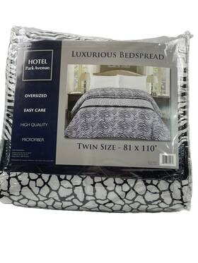 Park Avenue 805635704657 Hotel By Luxurious Bedspread Twin Zanzibar Black/white Oversized