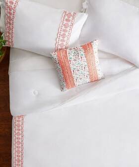 Pioneer Woman 041808990841 White Eyelet 4 Piece Full/queen Comforter Set 92 Inch X 96