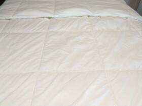 43281 Ralph Lauren Comforter King Size Down Alternative 104 Inch X 92 Crisp White Lovely