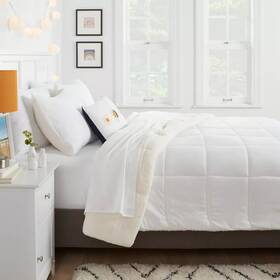 Room Essentials 191908540931 Twin / Xl White Quilted Faux Shearling Microfiber Comforter
