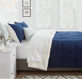 Room Essentials 191908540993 Faux Shearling Microfiber Comforter Size Full/queen - Navy Blue