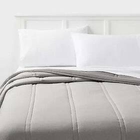 Room Essentials 197543802663 Lofty Microfiber Comforter -
