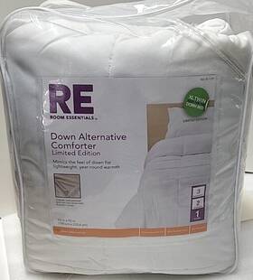 Room Essentials 490622311750 Xl Twin Dorm Bed Down Alternative Comforter 63 Inch X92 Lightweight