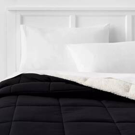 84654449 Room Essentials Full/queen Faux Shearling Washed Microfiber Reversible Comforter Black -