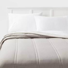 89195770 Room Essentials King Lofty Microfiber Printed Comforter Light Gray/white -