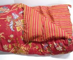 201497 Rose Tree Home Reversible Comforter Red Multi Queen Oversized 100 X 95 Euc