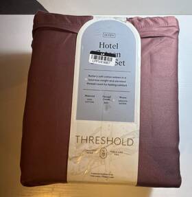 3734 Threshold 191908095998 Hotel Sateen Sheet Set Flat Fitted 4 Pillowcase Dim Berry Queen Sz