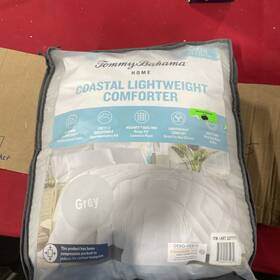 2277771 Tommy Bahama Home Coastal Lightweight Queen Comforter Color Blue New