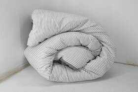 21t012015 Triangle Home Fashions See Notes Lush Decor Ravello Pintuck Vintage Chic Farmhouse Reversible Comforter