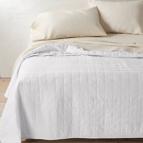 83618324 Twin Extra Long Heavyweight Linen Blend Quilt White Casaluna