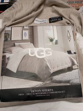 Ugg 008889200641 Devon Sherpa 2-piece Twin/twin Xl Reversible Comforter Set In Seal Gray