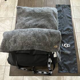 0888930898 Ugg Australia Corey Crash Pad Color Inch Seal Gray - 72 X 30 Gently Used